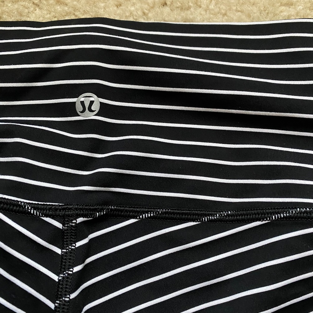 lululemon wunder under stripe leggings 19" 4 - Picture 2 of 3